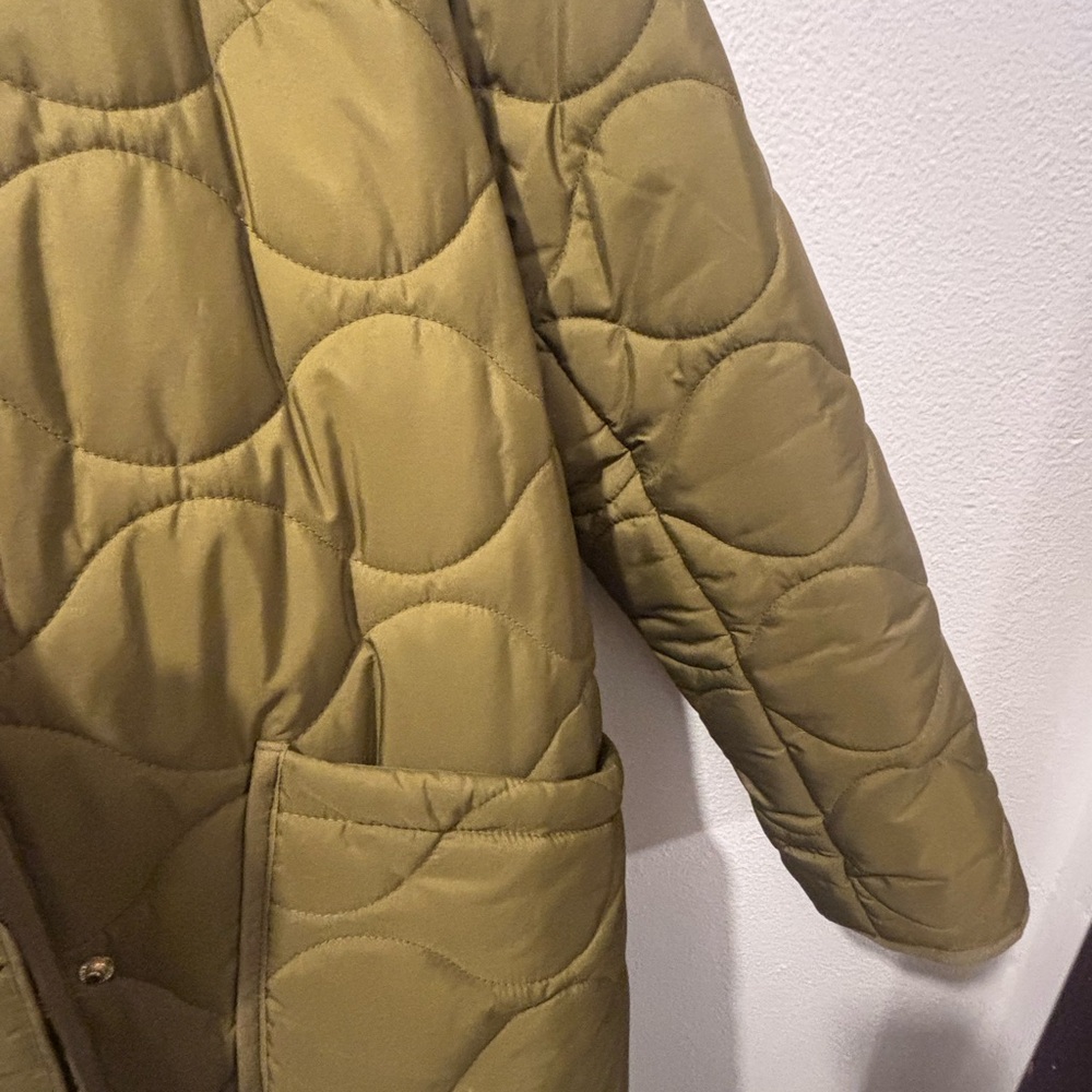 J. Crew Quilted Primaloft Puffer in Olive - Small - Picture 3 of 5